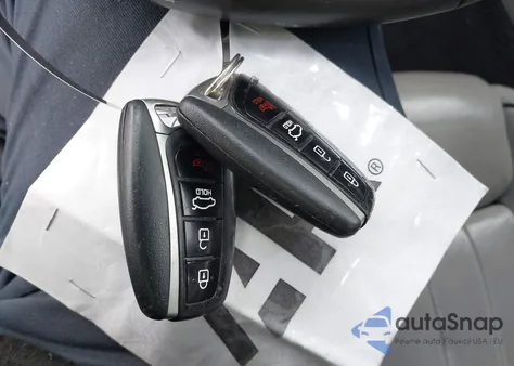 2016 Hyundai Genesis 3.8 z USA, uszkodzony, nr VIN KMHGN4JEXGU126415